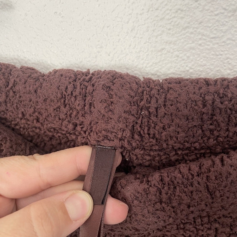 SKIMS Plush Sherpa Jogger Pants - Picture 7 of 7
